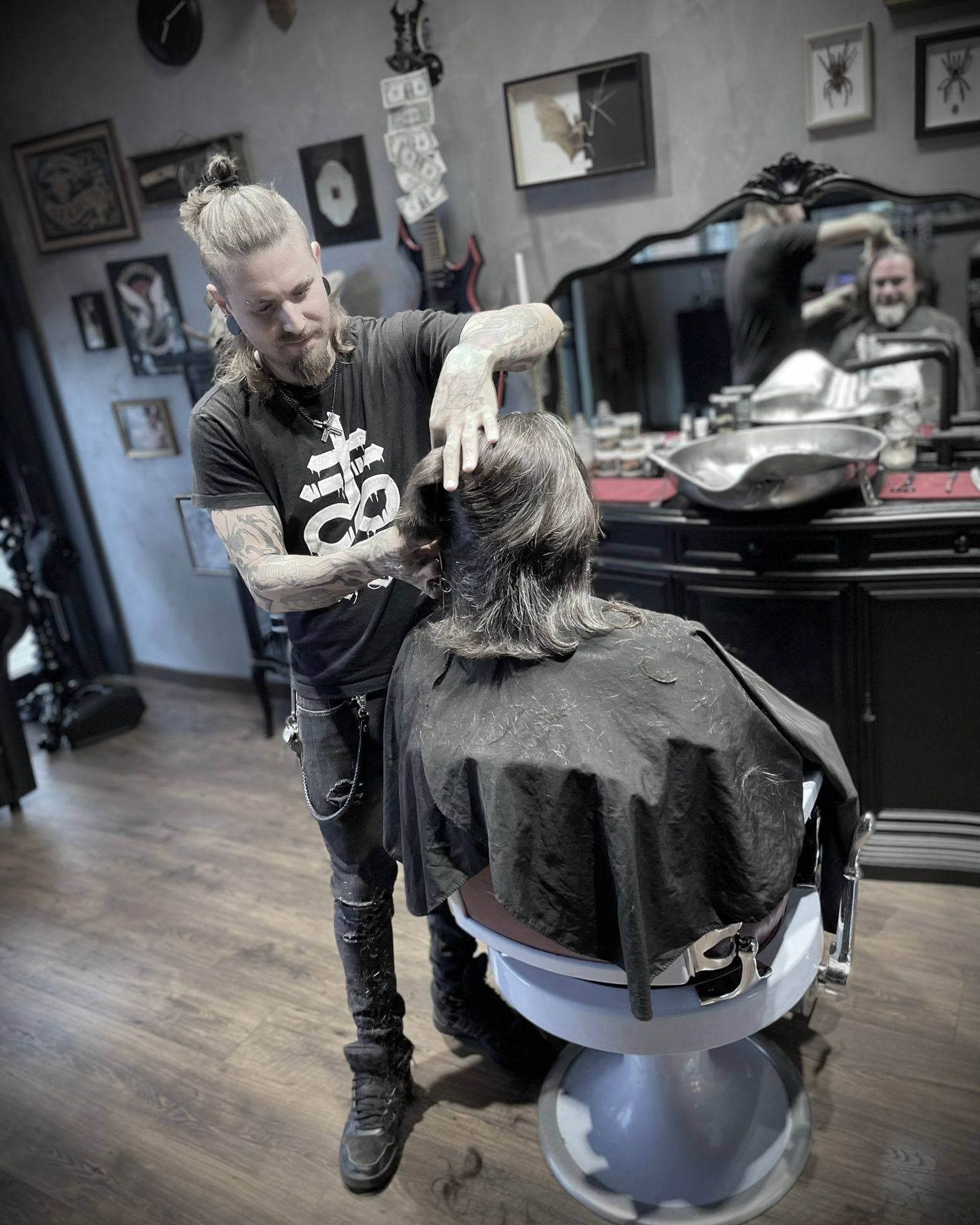 Poltrona da barbiere — Black Coffin Barber Shop